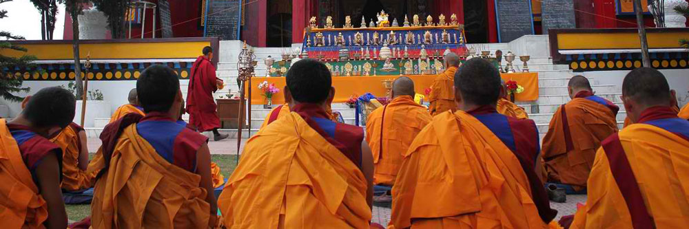 Monjes Bon Monasterio Menri India